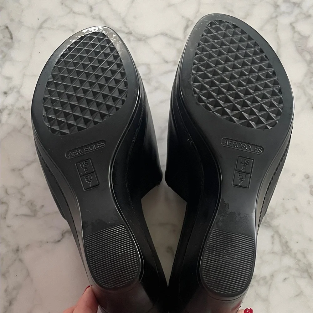 AEROSOLES Black Wedge Slides size 9 - Picture 8 of 9